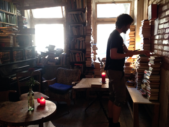 Nu R Leipzig Bücherantiquariat und Veranstaltungscafe -> Nähmaschine Leipzig Nu R Leipzig Bücherantiquariat und Veranstaltungscafe -> Nähmaschine Leipzig