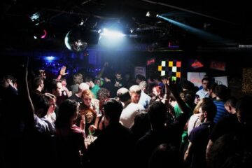 90s back for Good Villa Leipzig