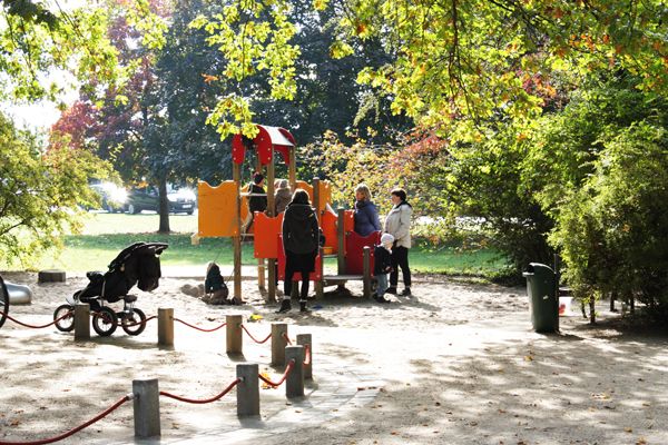 Kinder Spielplatz Clara Zetkin Park Leipzig