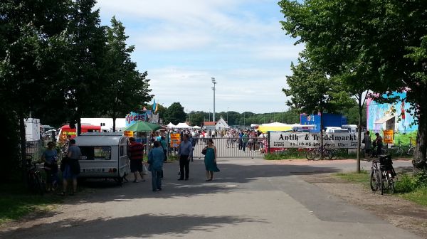 Trödelmarkt Kleinmesse Cottaweg Eingang