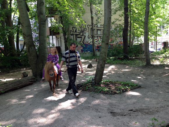 CityFarmers Ponyreiten Torgauer Platz