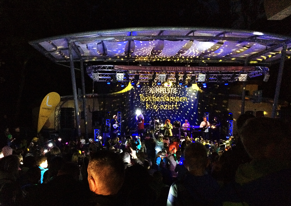 Taschenlampenkonzert auf der Parkbühne Geyserhaus