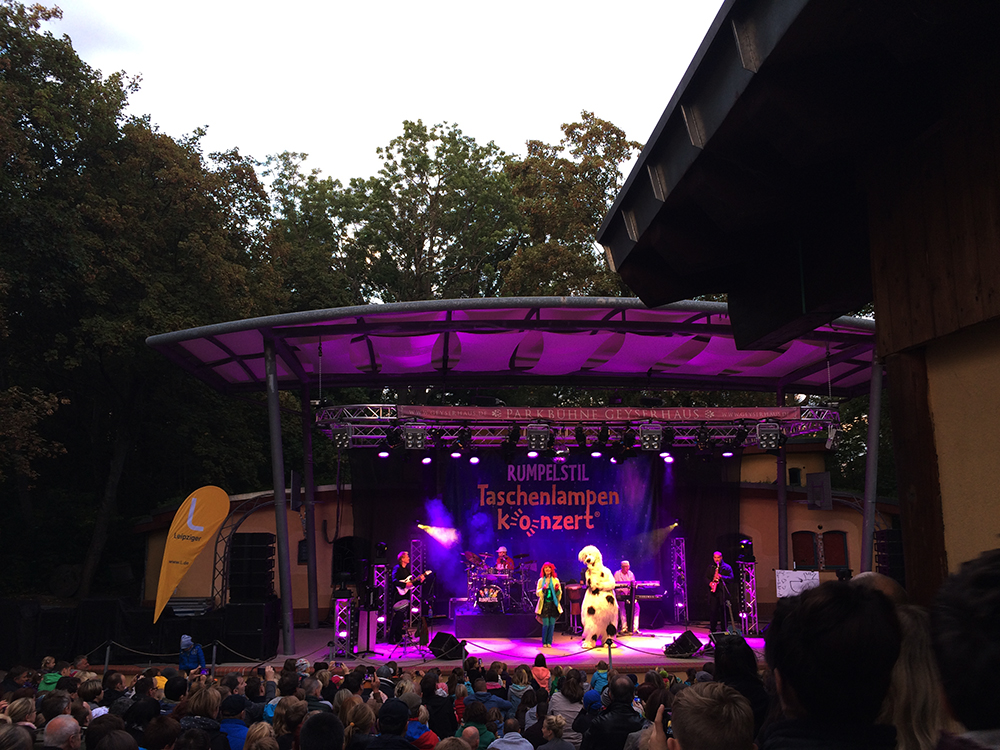 Taschenlampenkonzert auf der Parkbühne Geyserhaus