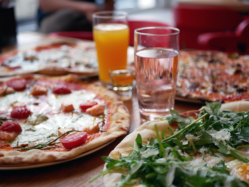 Rote soße pizza essen leipzig