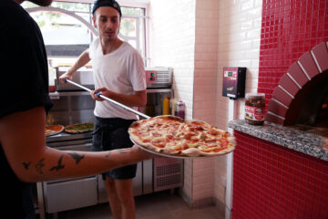 rote soße pizzeria in leipzig