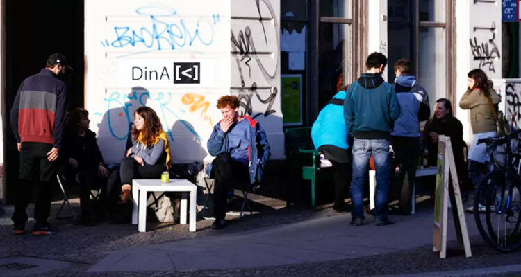 Din a kleiner als Ausstellung