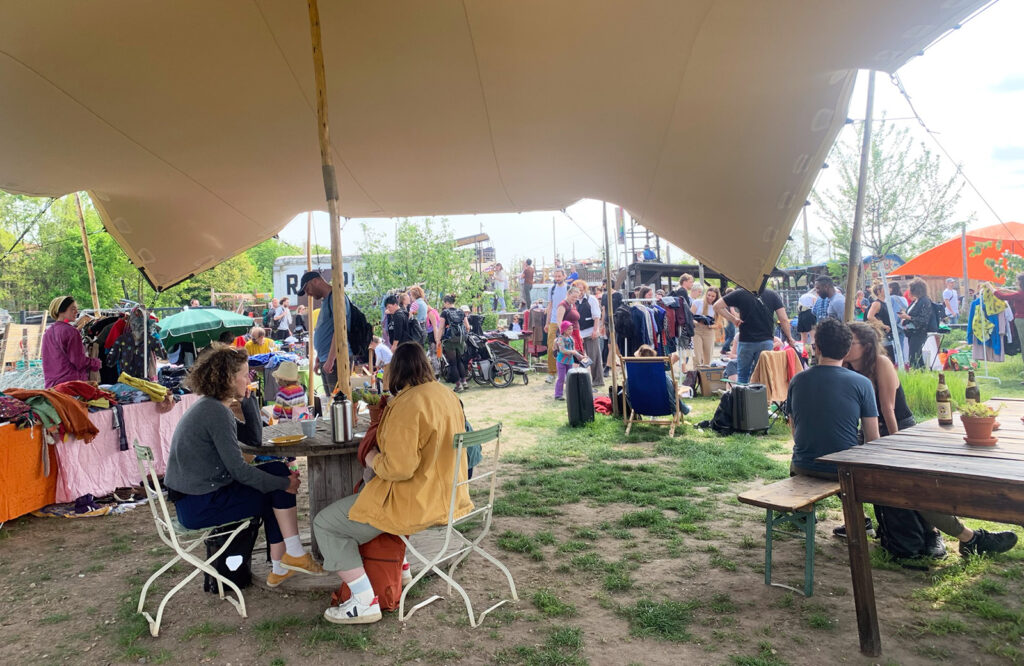 Flohmarkt im Heiter bis Wolkig