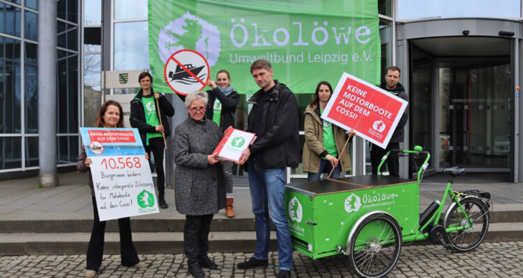 Petitionsübergabe Keine Motorboote auf dem Cossi © Ökolöwe e. V_