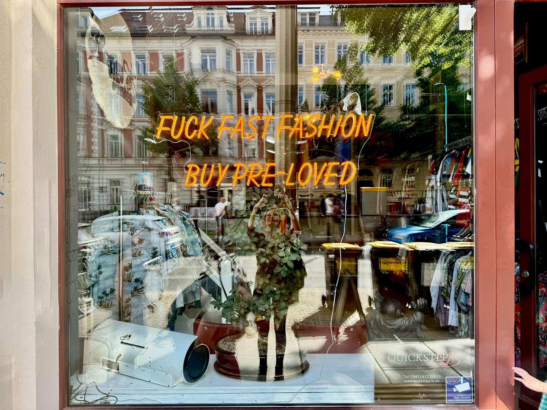 Honey Vintage Second Hand Laden