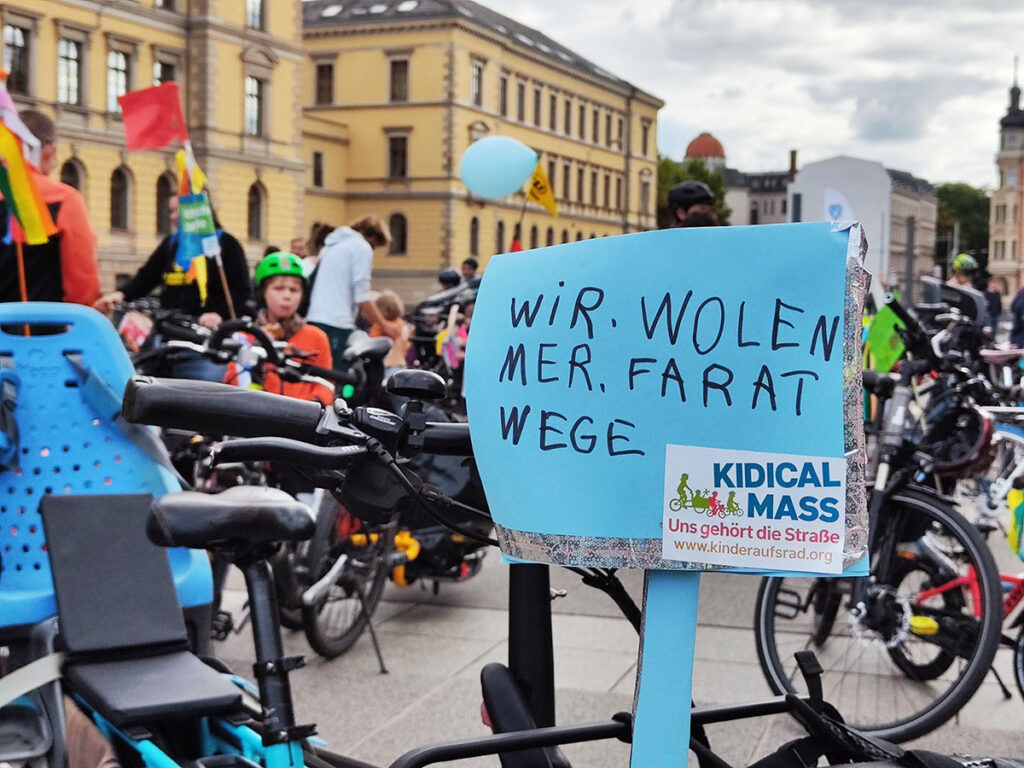 Kidical Mass durch Leipzig Demo