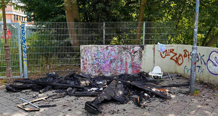 Tauschschrank Entenbrücke abgebrannt