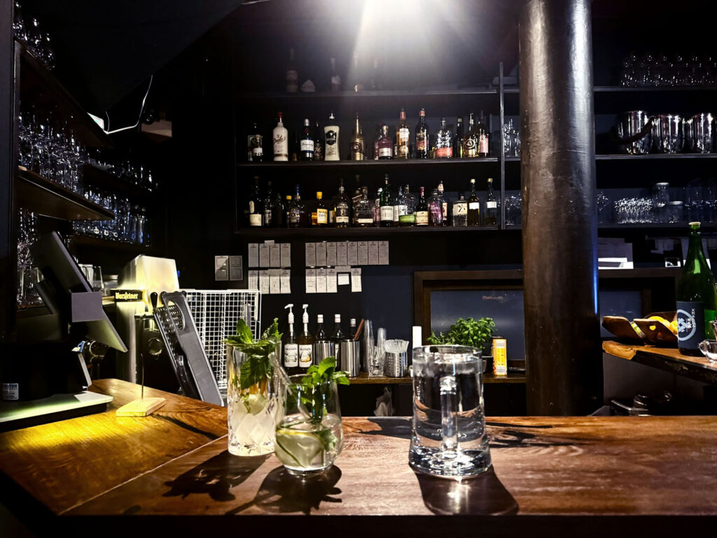 Bar Cocktails SONA Karli Sushi