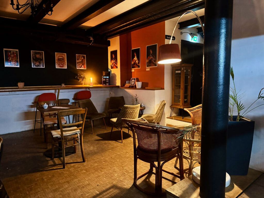 Drei der Münze Bar Leipzig City