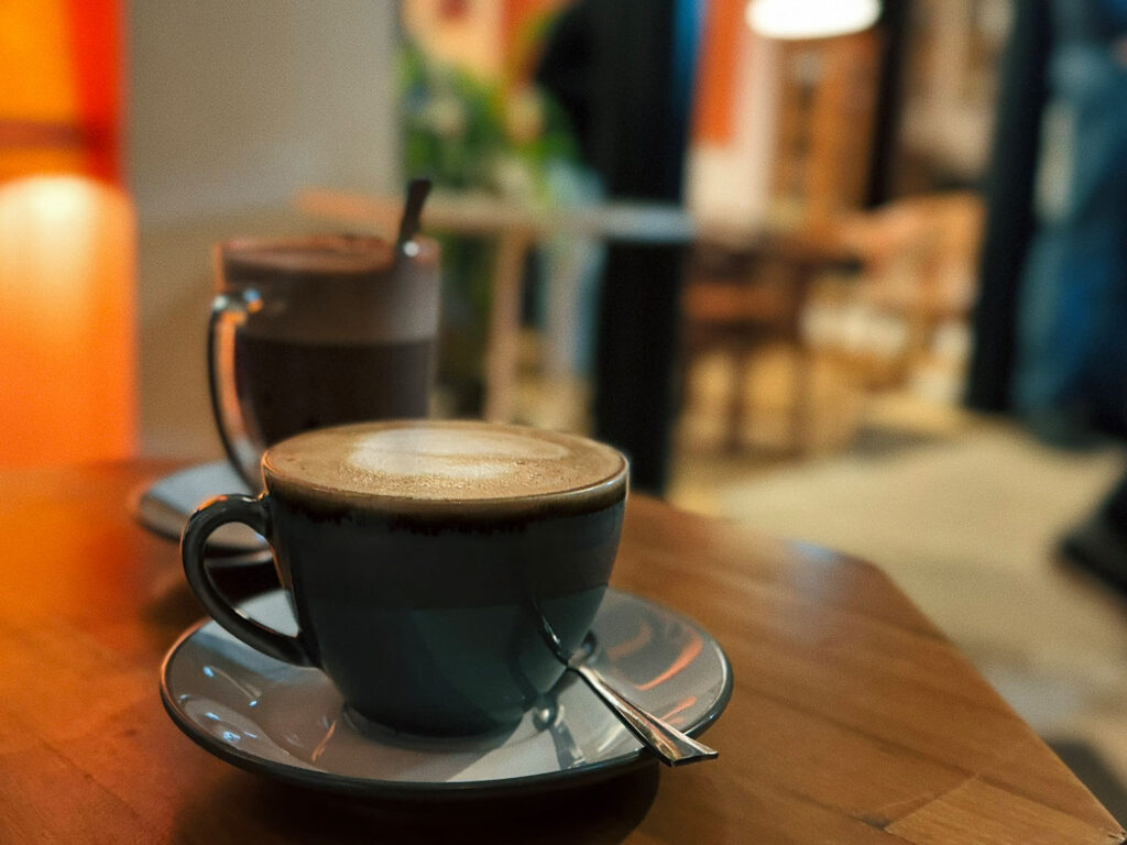 Drei der Münze Café