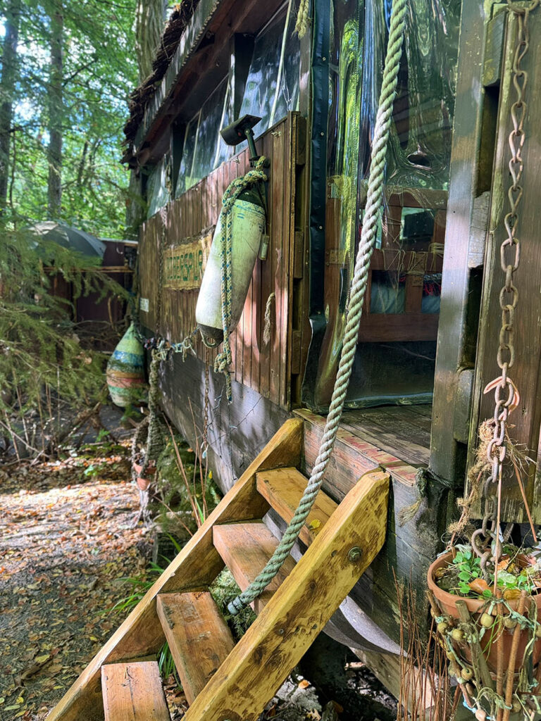 Besondere Unterkunft im Wald