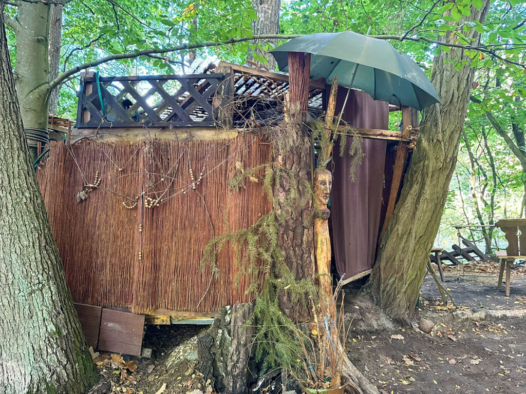 Biberspur Waldfloß Waldbad
